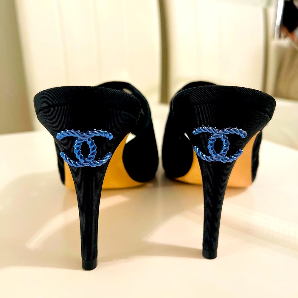 AUTHENTIC BRAND NEW CHANEL HEELED SANDALS
